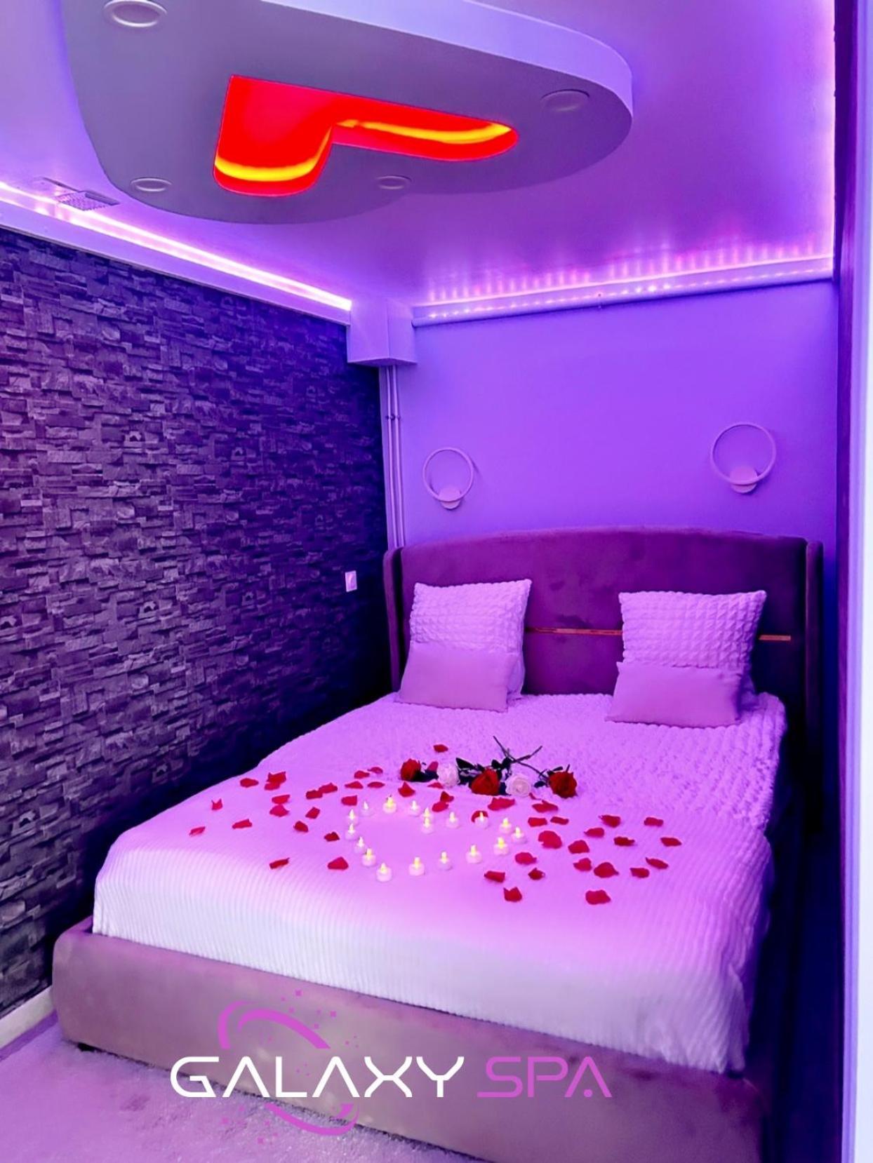 Galaxy Spa - Suite Mercure Jacuzzi Privatif Champigneulles Exterior photo
